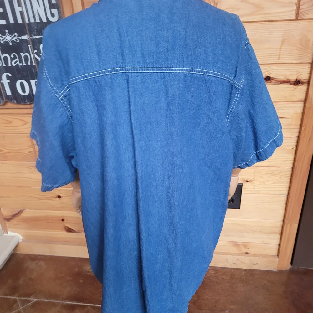 Peanuts Snoopy on Red Doghouse Label - Picture 2 of 4